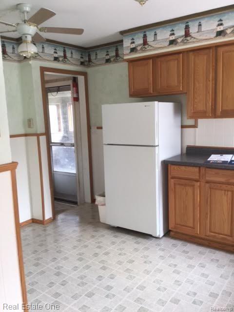 24109 Middlebelt Road New Boston, MI 48164 - Photo 7 of 15 middlebelt11.jpg