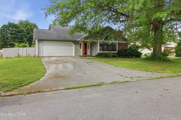 $439,900 | 1341 Carowinds Circle, Maryville, TN 37803