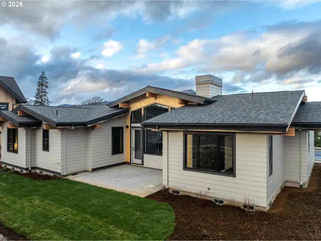 $1,149,000 | 1110 Rock Creek Road, Hood River, OR 97031