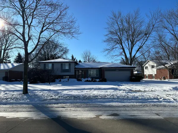$2,800 | 2184 Cumberland Drive, Troy, MI 48085
