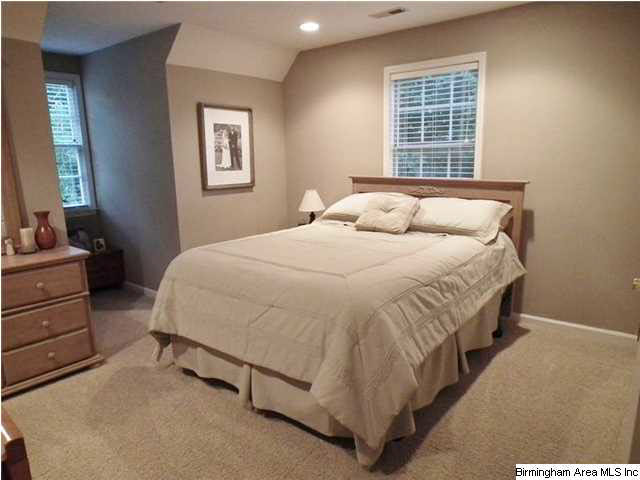 102 8th Street Northwest Alabaster, AL 35007 - Photo 11 of 32