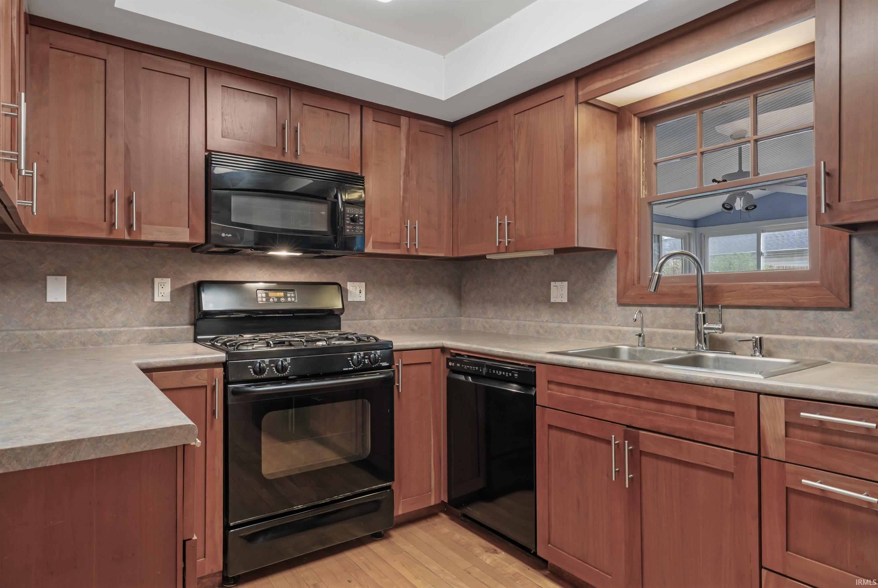 4825 Indiana Avenue Fort Wayne, IN 46807 - Photo 10 of 33