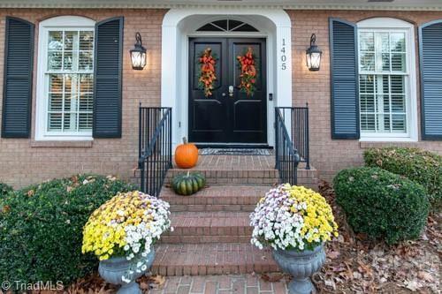 1405 Lyndhurst Drive High Point, NC 27262 - Photo 1 of 40