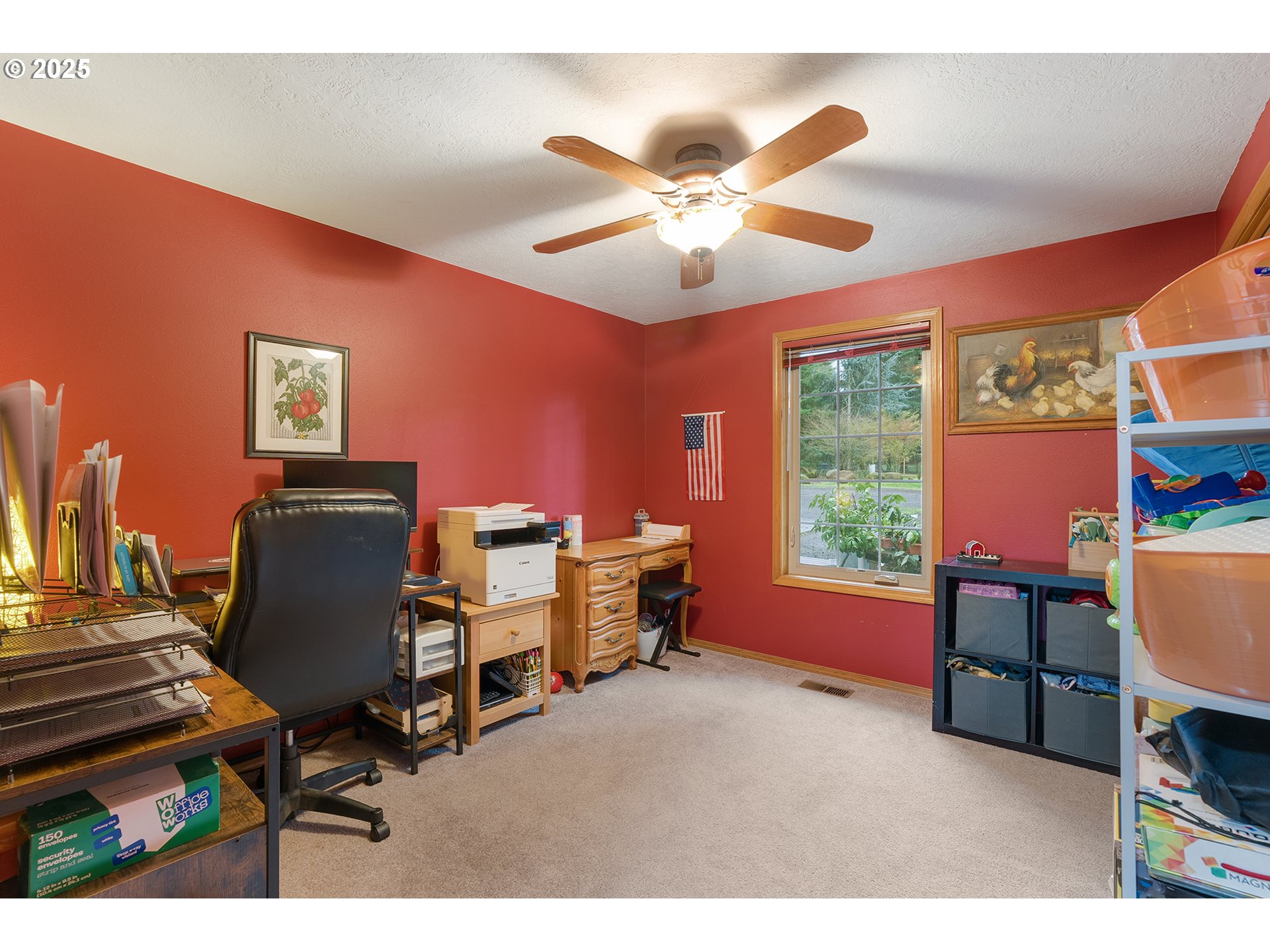 14018 South Spangler Road Oregon City, OR 97045 - Photo 15 of 34 a workspace with furniture and window