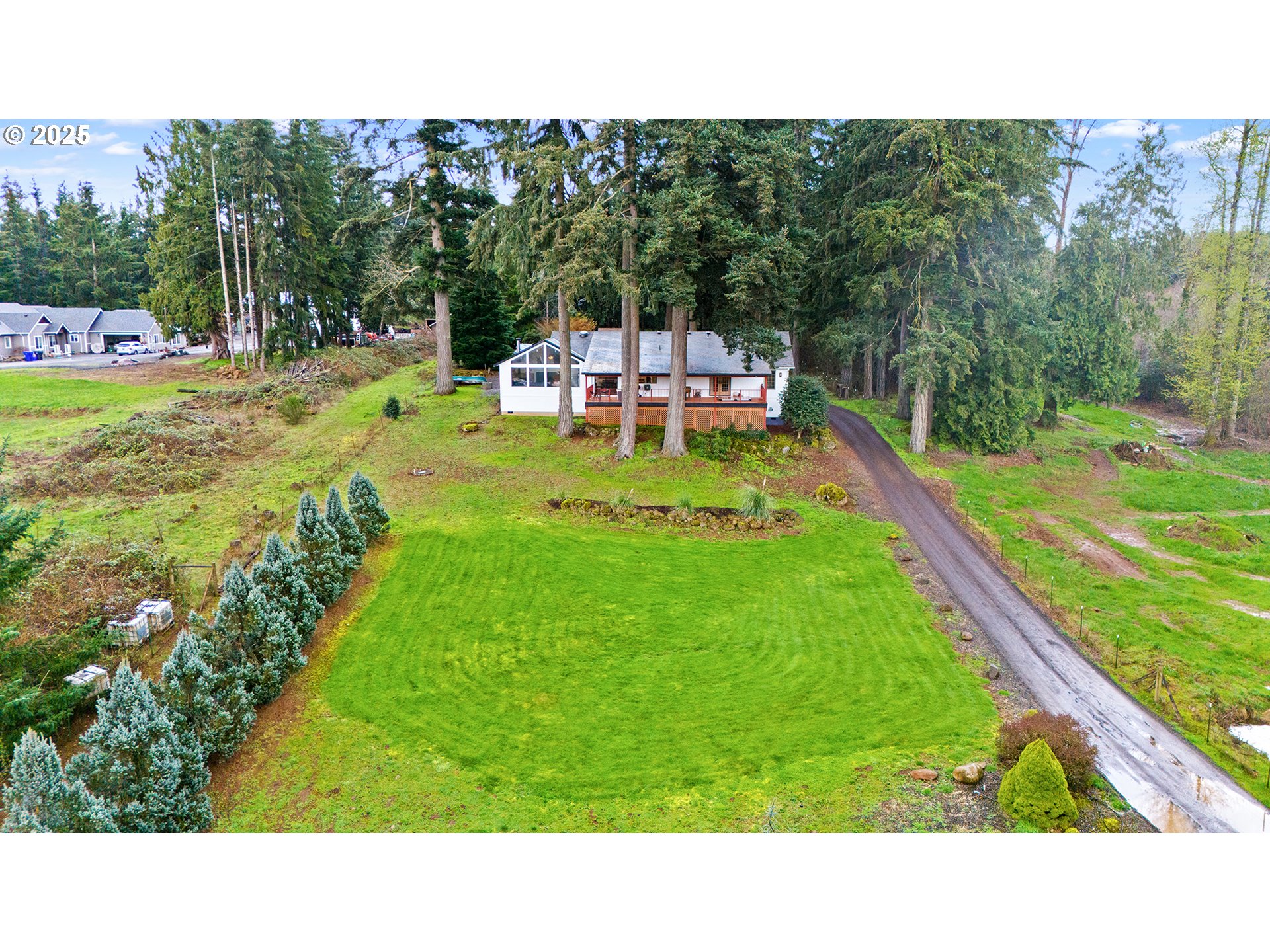 14018 South Spangler Road Oregon City, OR 97045 - Photo 30 of 34 a outdoor view with a sitting space