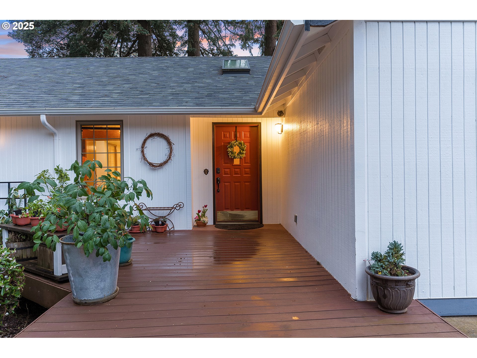 14018 South Spangler Road Oregon City, OR 97045 - Photo 9 of 34 a view of entryway with a potted plant