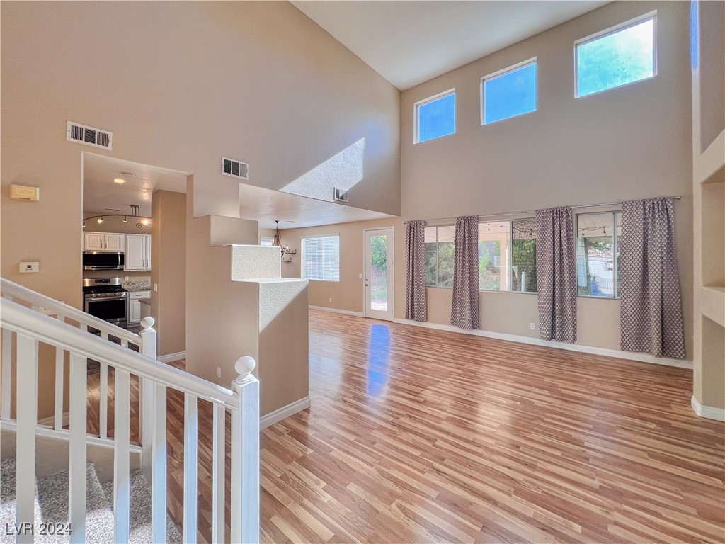 1727 Millstream Way Henderson, NV 89074 - Photo 8 of 35