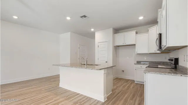 $2,250 | 460 Melrose Way, Panama City Beach, FL 32413