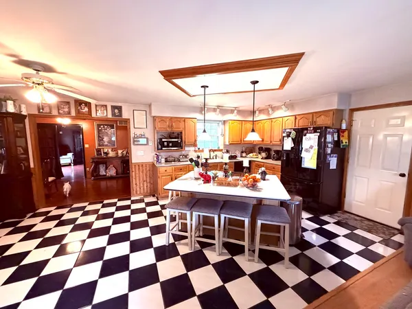 $299,900 | 658 Deerfield Road, Walnut Hill, IL 62893