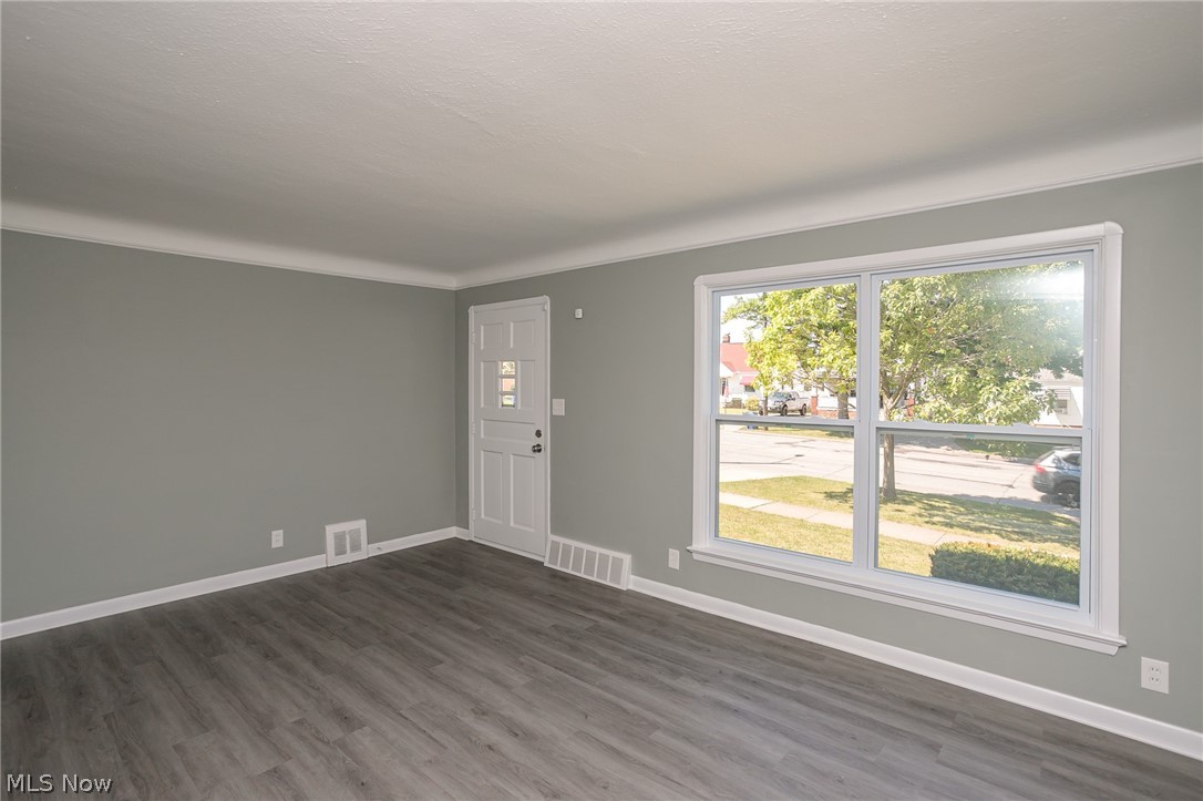 4359 Fulton Road Cleveland, OH 44144 - Photo 3 of 33 Gallery Image 3