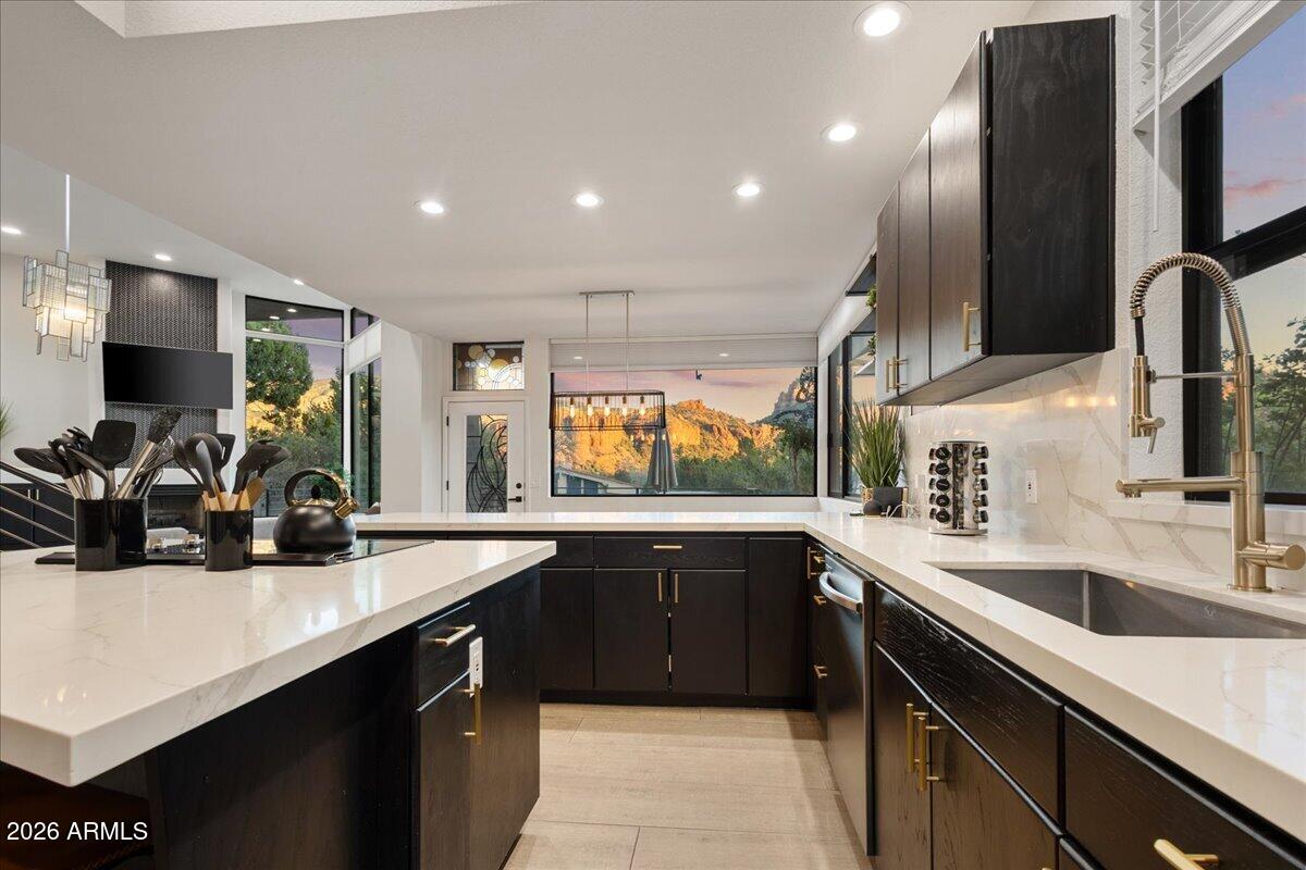 222 Bowstring Drive Sedona, AZ 86336 - Photo 12 of 46 Kitchen with Views