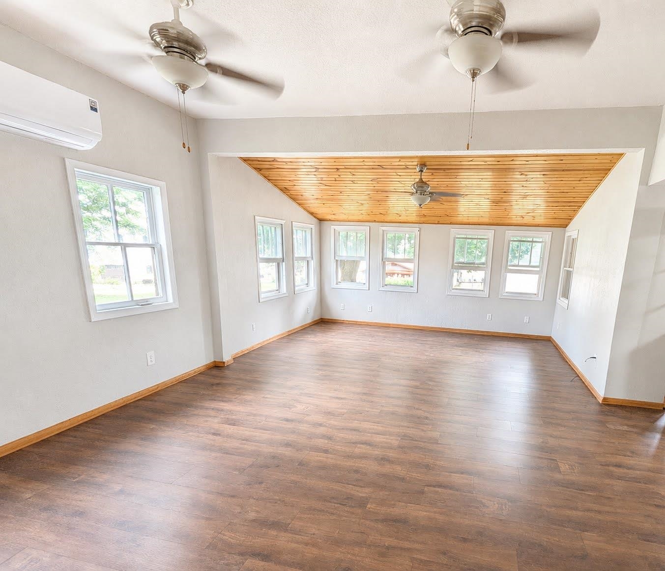 E13620 Idlewild Road Merrimac, WI 53561 - Photo 4 of 15