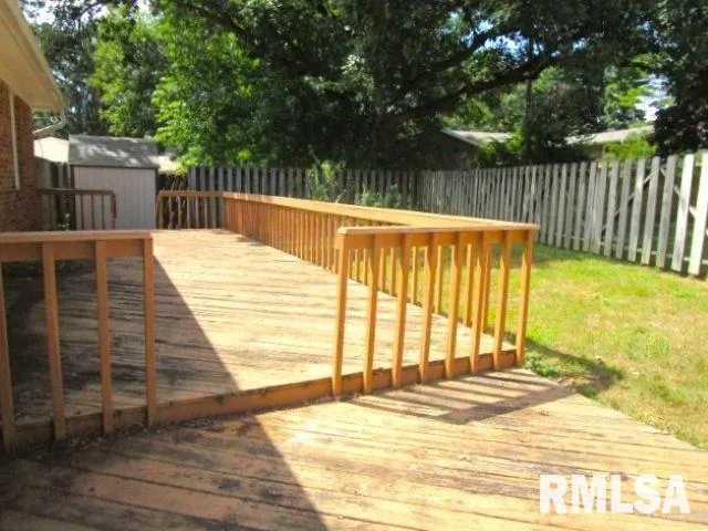 $127,057 | 205 North Sycamore Terrace, Canton, IL 61520