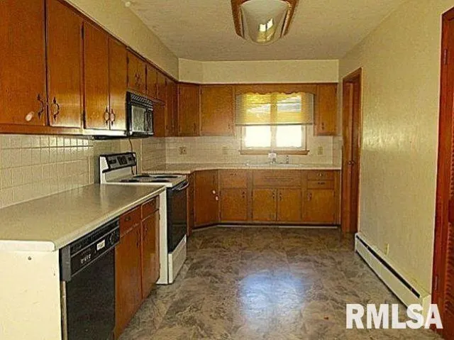 $127,057 | 205 North Sycamore Terrace, Canton, IL 61520