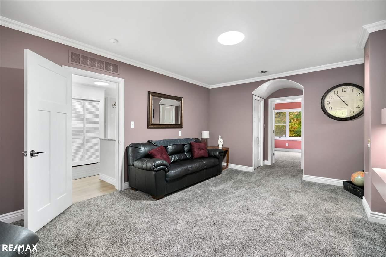 36698 Kelly Road Clinton Township, MI 48035 - Photo 16 of 31