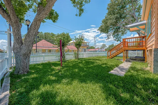 $1,900 | 1502 Main Street, Seabrook, TX 77586