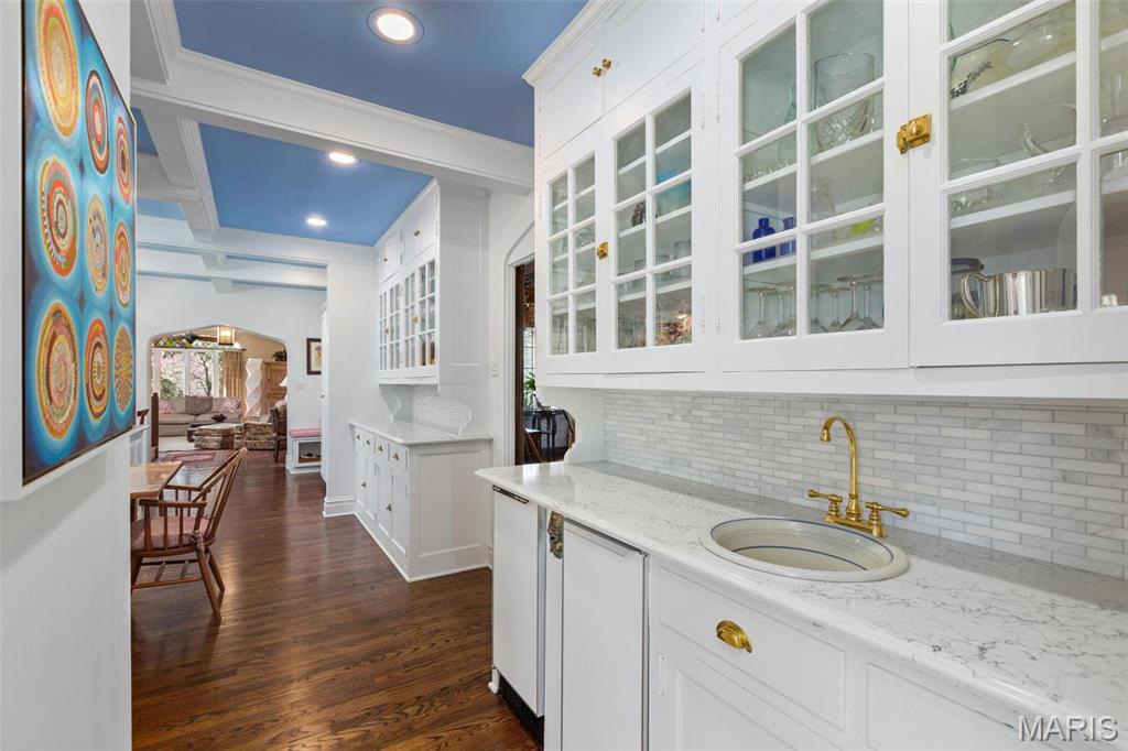 16 Picardy Lane Ladue, MO 63124 - Photo 12 of 39