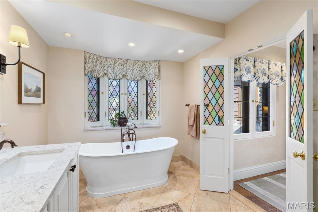 16 Picardy Lane Ladue, MO 63124 - Photo 20 of 39