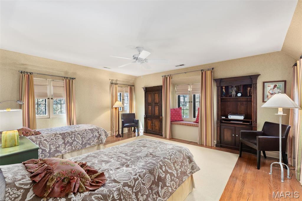 16 Picardy Lane Ladue, MO 63124 - Photo 24 of 39