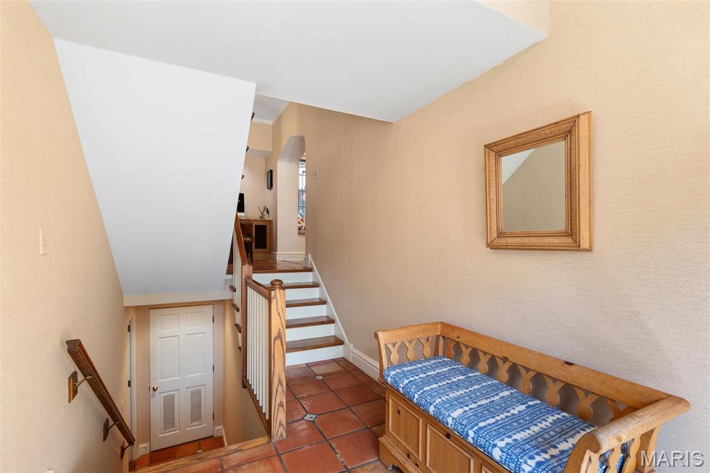 16 Picardy Lane Ladue, MO 63124 - Photo 27 of 39