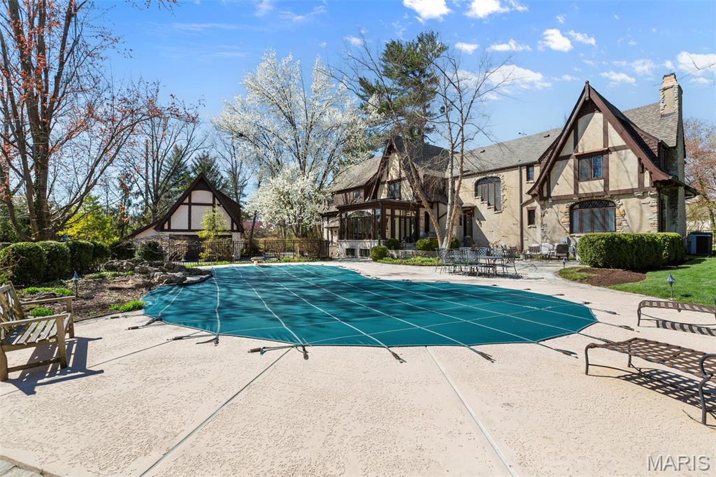 16 Picardy Lane Ladue, MO 63124 - Photo 33 of 39