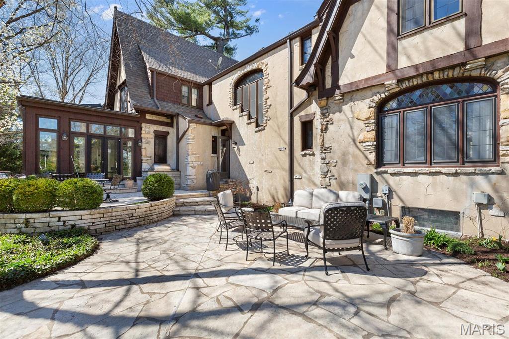 16 Picardy Lane Ladue, MO 63124 - Photo 35 of 39