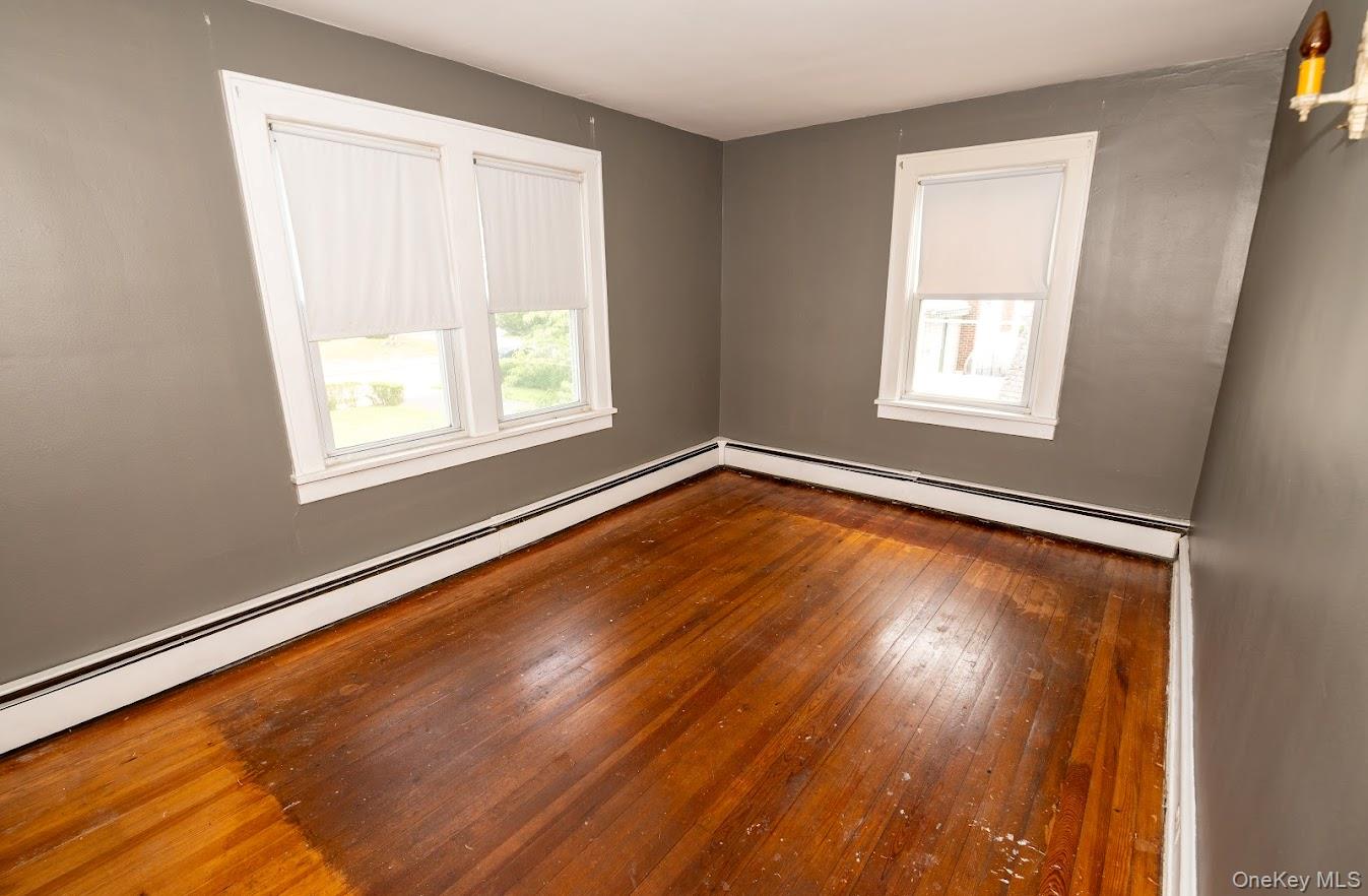 34 Remsen Avenue Valley Stream, NY 11580 - Photo 20 of 23