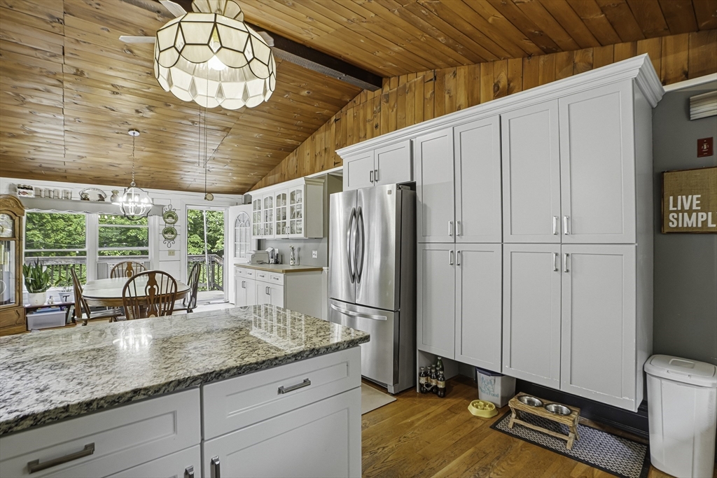 59 Woodland Road Southborough, MA 01772 - Photo 8 of 40