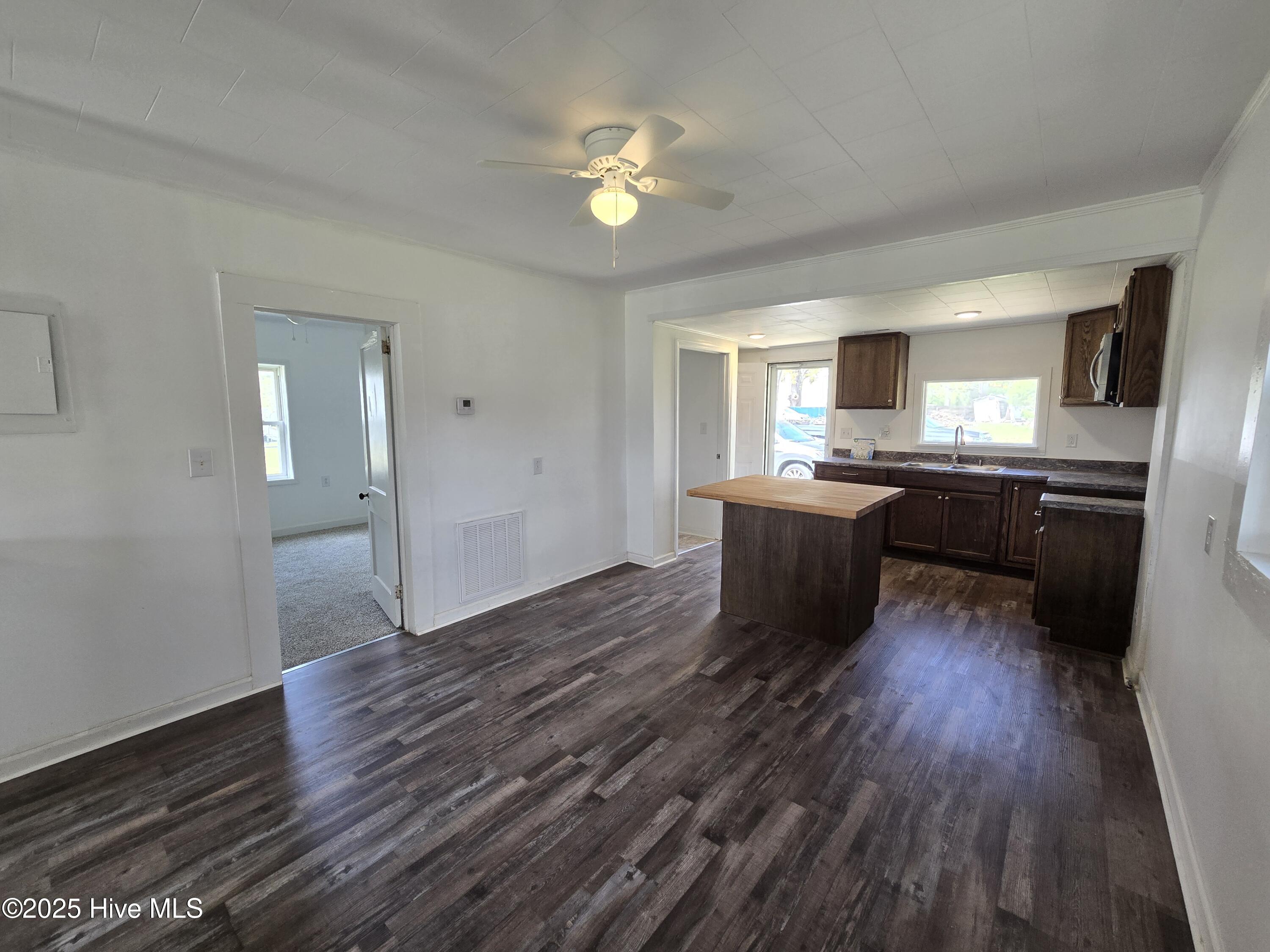 117 Flowers Street Rockingham, NC 28379 - Photo 10 of 17 Kitchen
