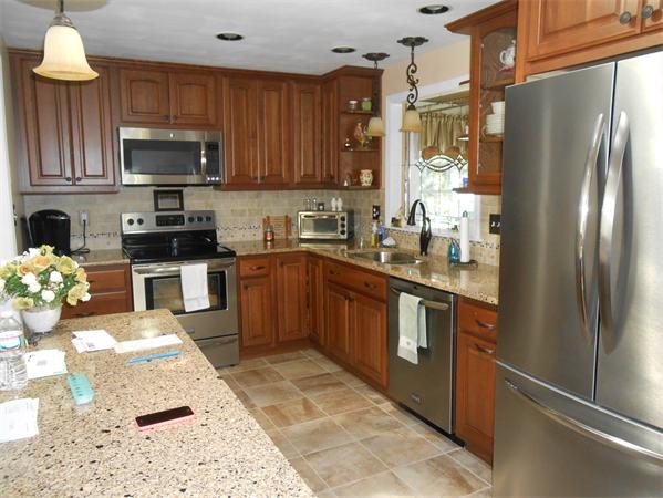 76 Old Barn Road West Springfield, MA 01089 - Photo 4 of 16 Gallery Image 4
