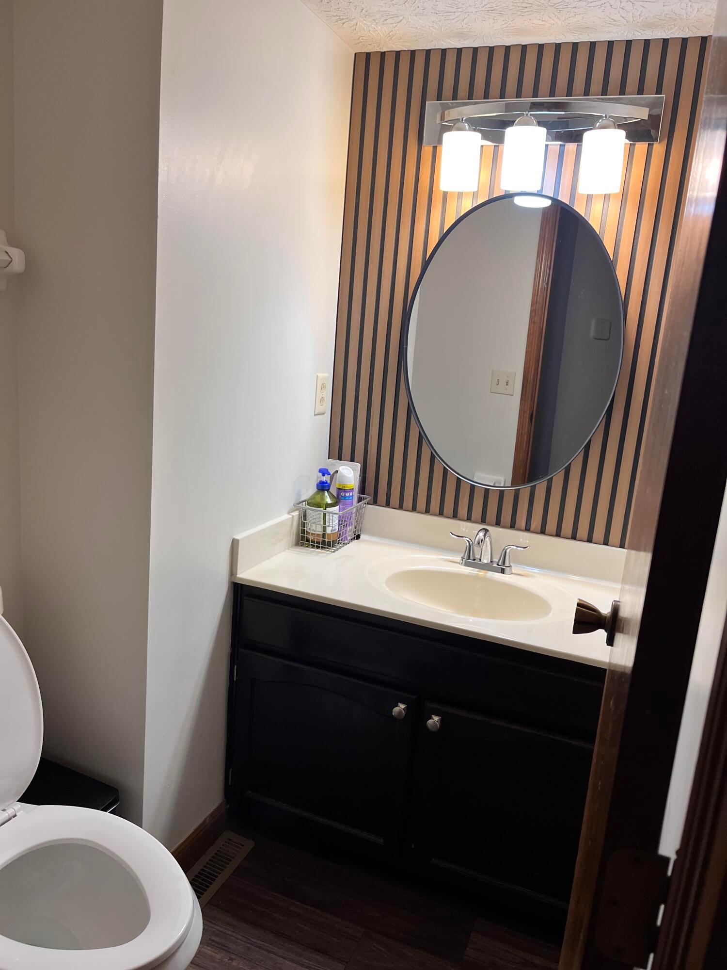 1160 Riva Ridge Boulevard Columbus, OH 43230 - Photo 7 of 10 Main level half bath