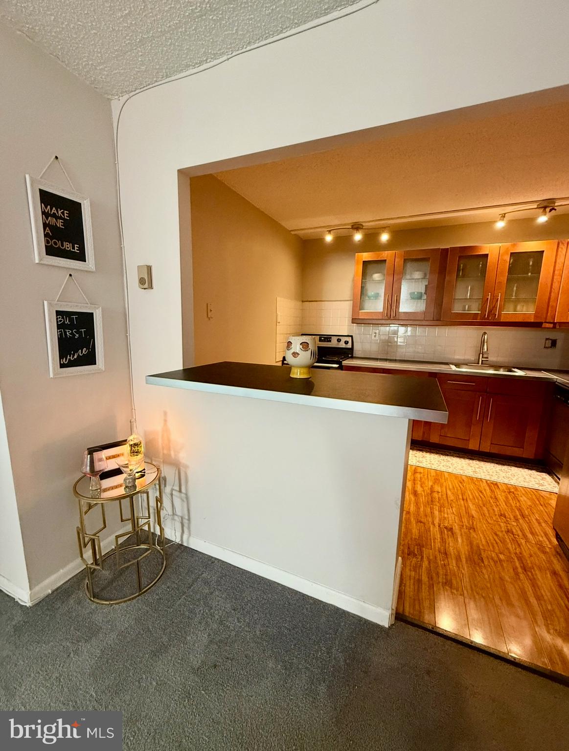 400 Glendale Road, Unit D50 Havertown, PA 19083 - Photo 5 of 47 Breakfast Bar
