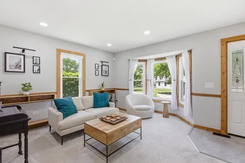 $589,000 | 4669 Kings Way North, Gurnee, IL 60031