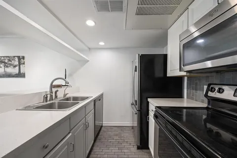 $169,000 | 2710 Douglas Avenue, Unit 108, Dallas, TX 75219