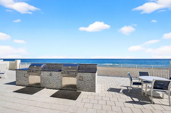 $749,900 | 4505 South Ocean Boulevard, Unit 805, Highland Beach, FL 33487