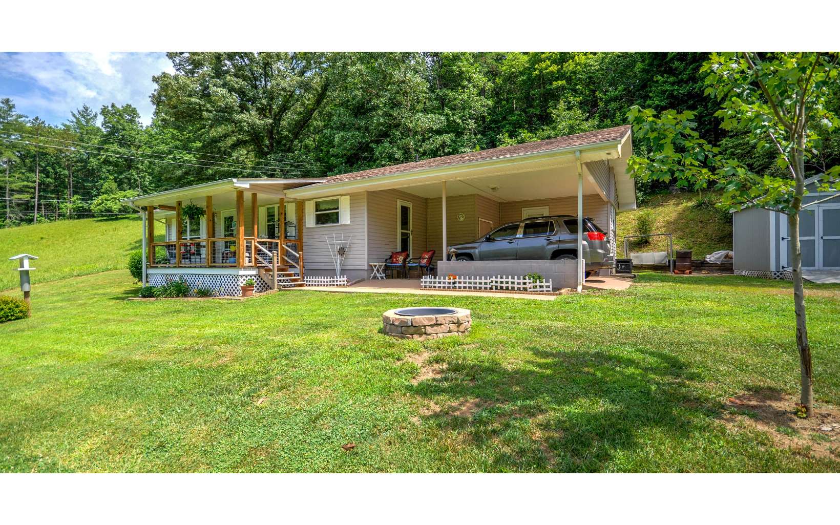 1090 Bell Hill Road Murphy, NC 28906 - Photo 1 of 4 Main View