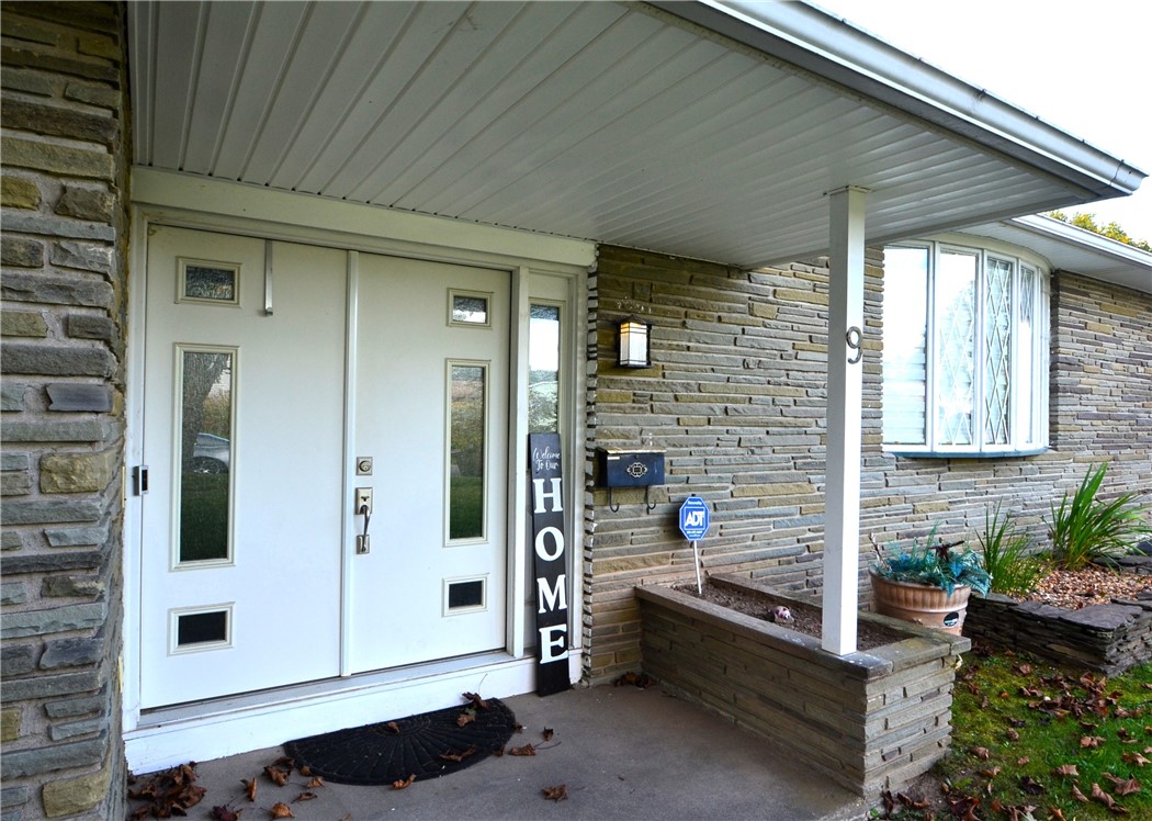 9 Daniel Drive Gates, NY 14624 - Photo 3 of 28