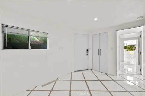 $7,750,000 | 1046 North Hillcrest Road, Beverly Hills, CA 90210