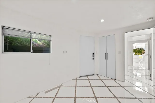 $8,250,000 | 1046 North Hillcrest Road, Beverly Hills, CA 90210