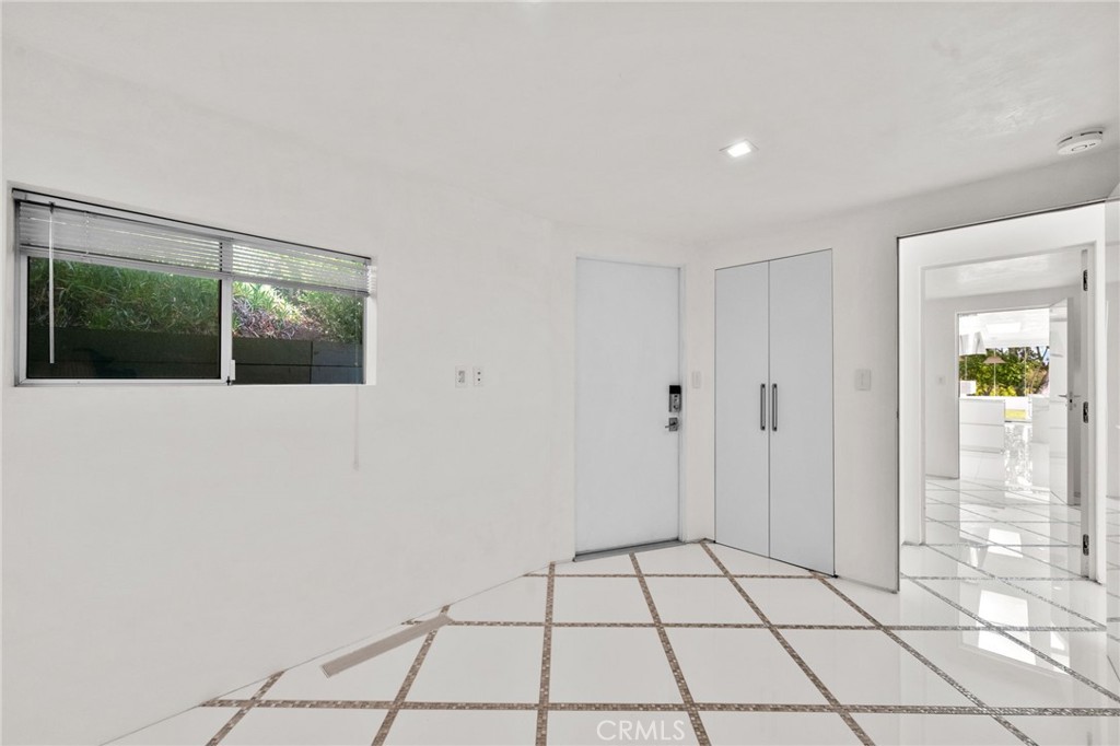 1046 North Hillcrest Road Beverly Hills, CA 90210 - Photo 54 of 74