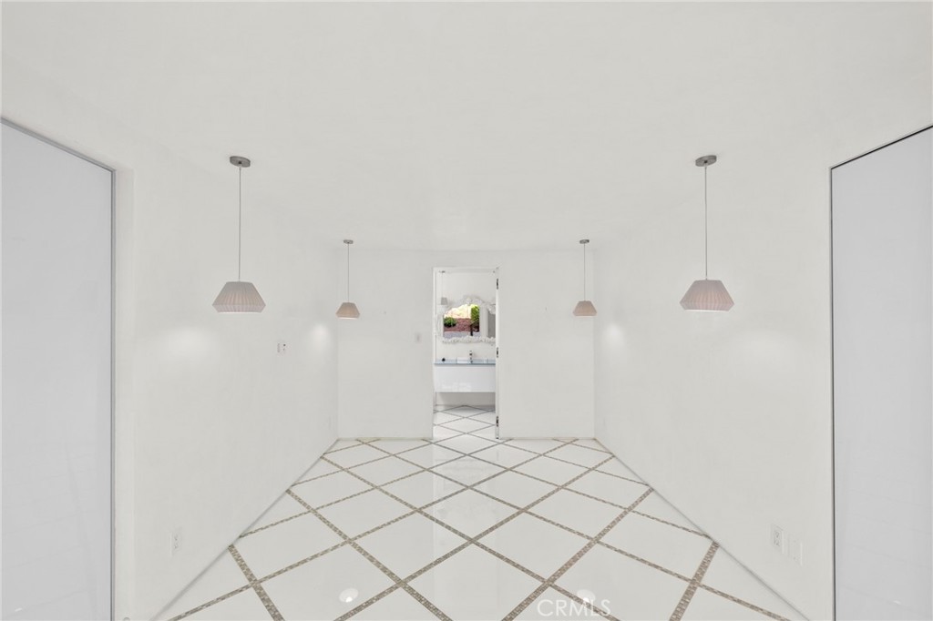 1046 North Hillcrest Road Beverly Hills, CA 90210 - Photo 60 of 74