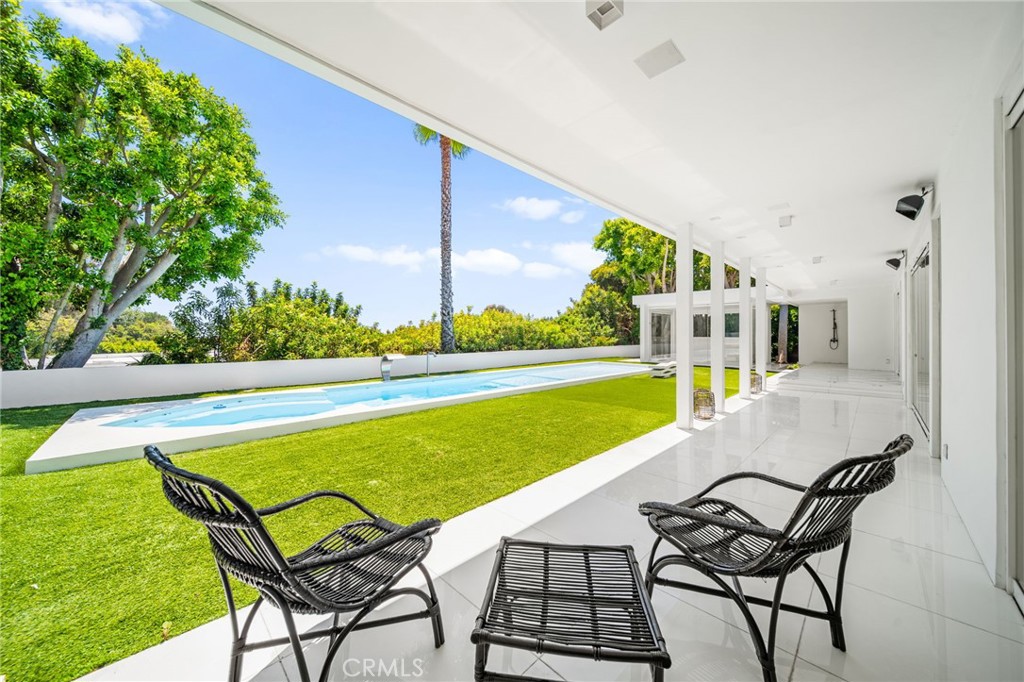 1046 North Hillcrest Road Beverly Hills, CA 90210 - Photo 63 of 74