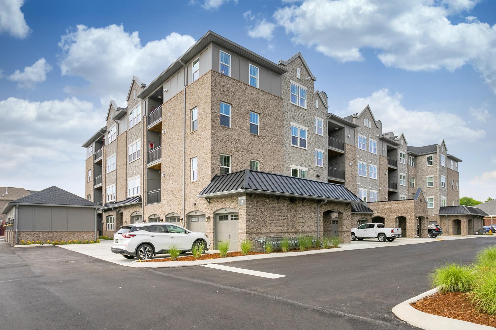 141 Saundersville Road, Unit 1402 Hendersonville, TN 37075 - Photo 52 of 60 a view of a street with of buildings