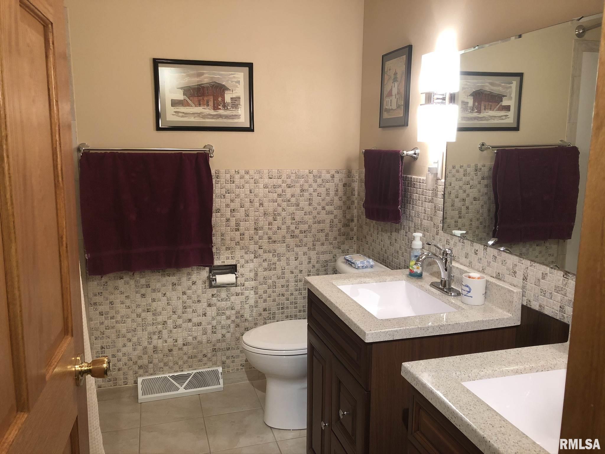 208 Cartwright Drive Springfield, IL 62702 - Photo 5 of 50