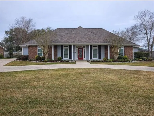 $599,000 | 6900 Shadow Lane, Lake Charles, LA 70605