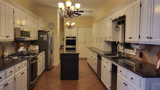 $599,000 | 6900 Shadow Lane, Lake Charles, LA 70605