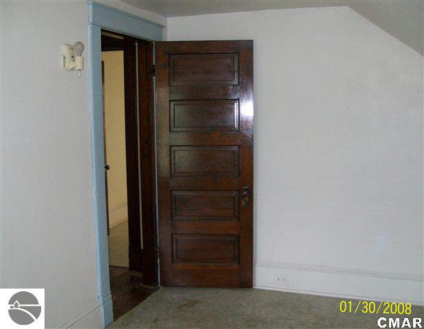11731 Riverside Drive St. Louis, MI 48880 - Photo 9 of 14 1768152-8.JPG