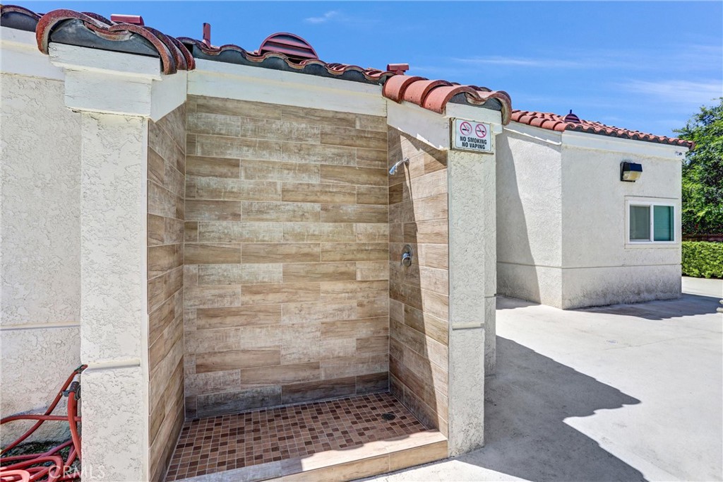 514 Conestoga Road San Dimas, CA 91773 - Photo 15 of 42 Club pool shower