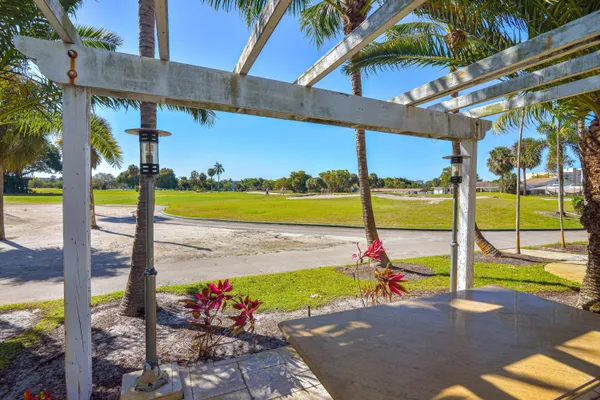 $1,850 | 2661 South Course Drive, Unit 707, Pompano Beach, FL 33069