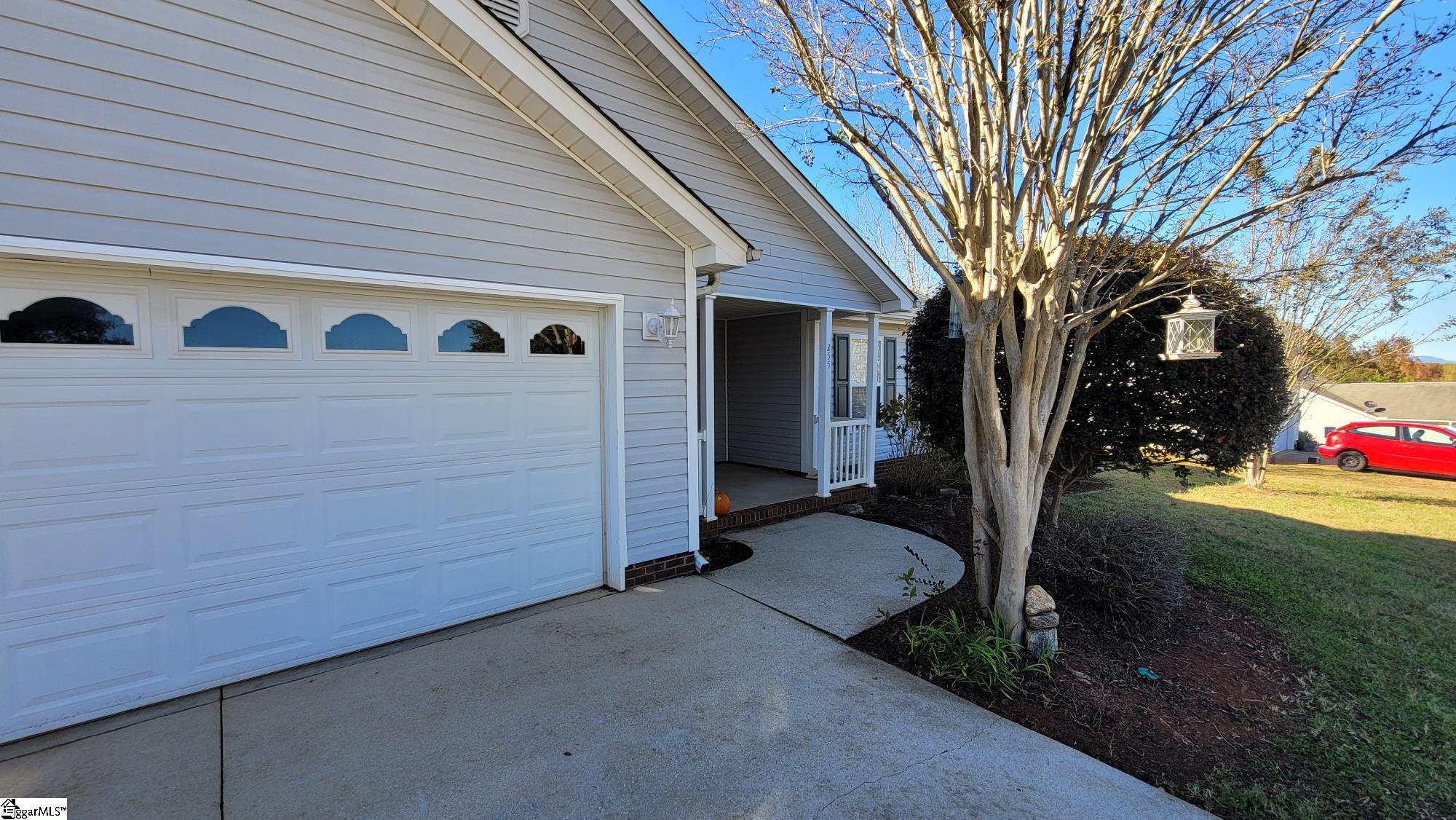255 Bethany Court Inman, SC 29349 - Photo 3 of 33